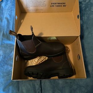Blundstones Brown, brand new, never worn, Men’s size 5
